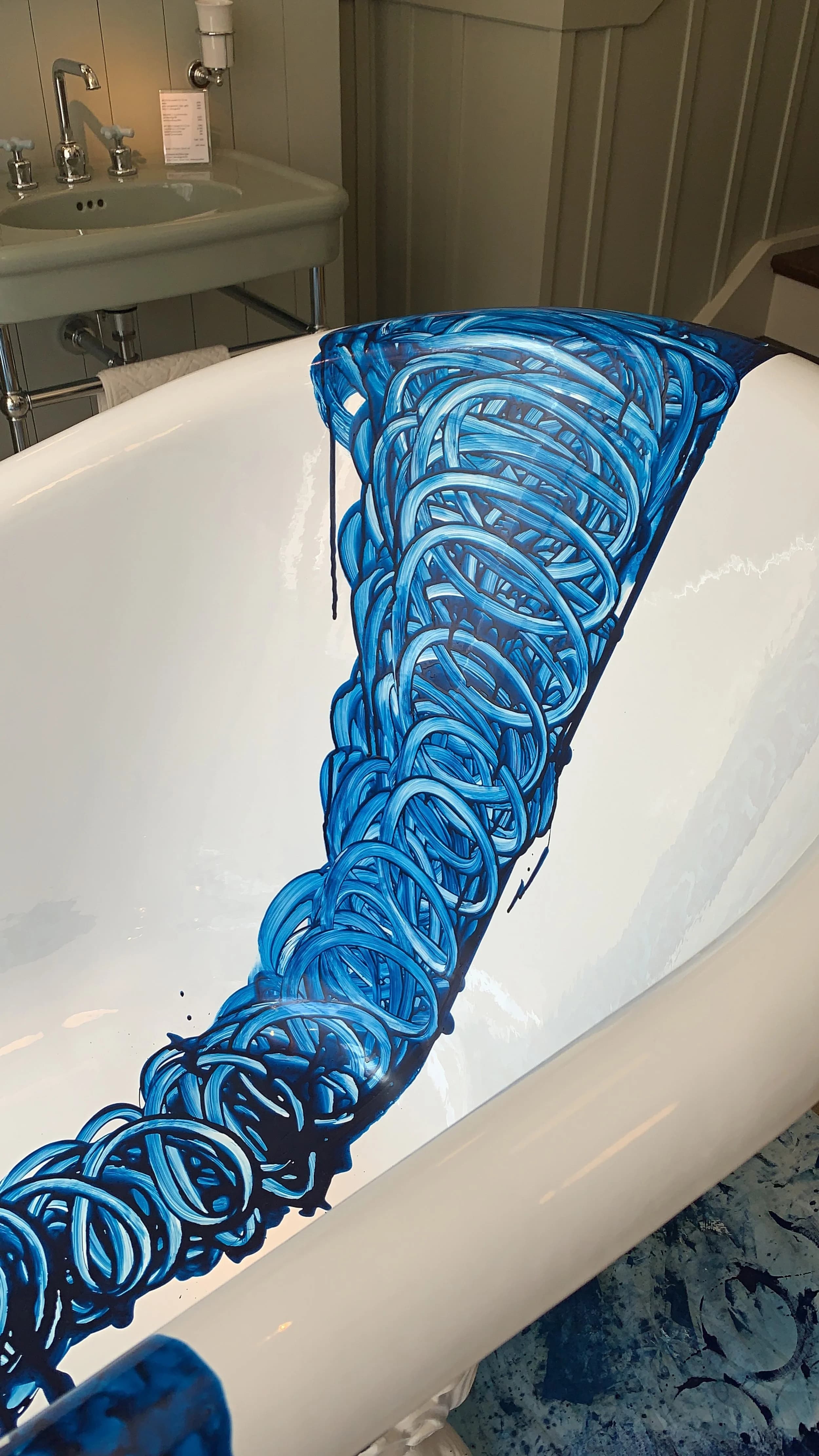 Blue Bath — image 4