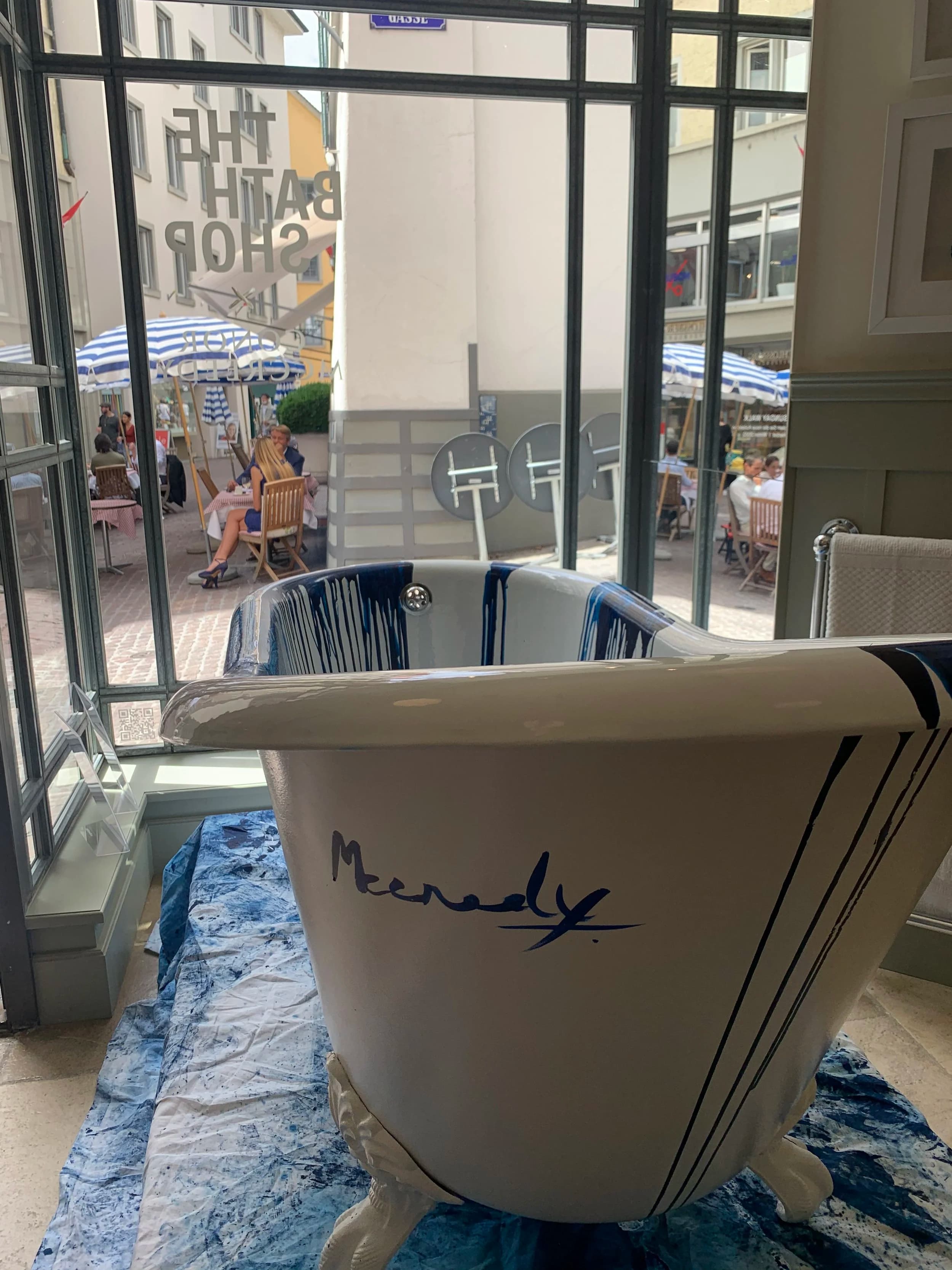 Blue Bath — image 5